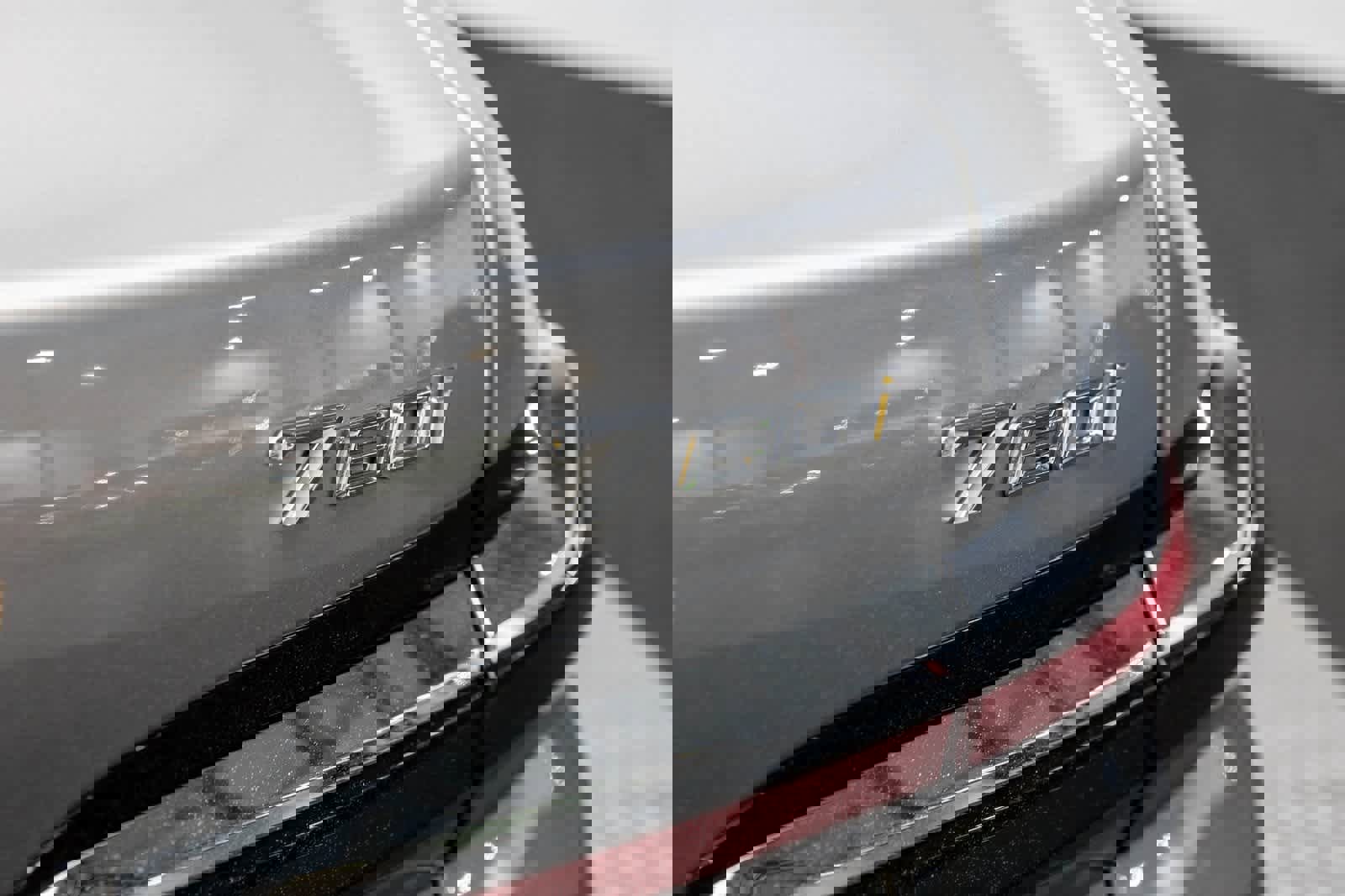 Used 2024 BMW 760i xDrive w/ Executive Package image 7