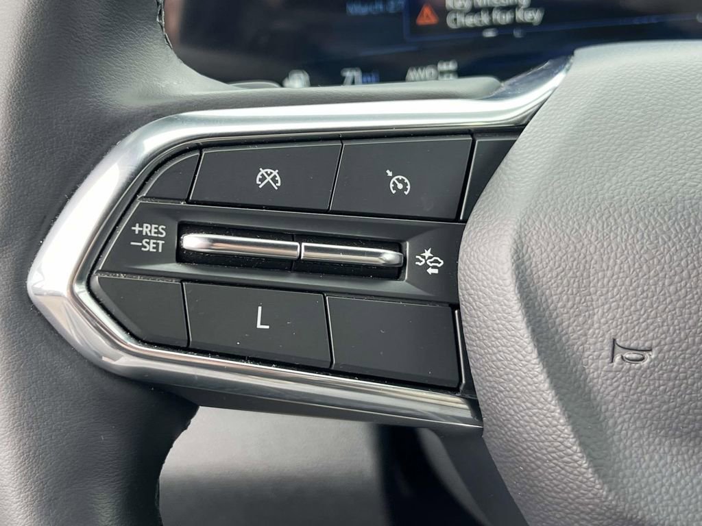 Used 2025 Chevrolet Equinox LT w/ Midnight Edition image 20