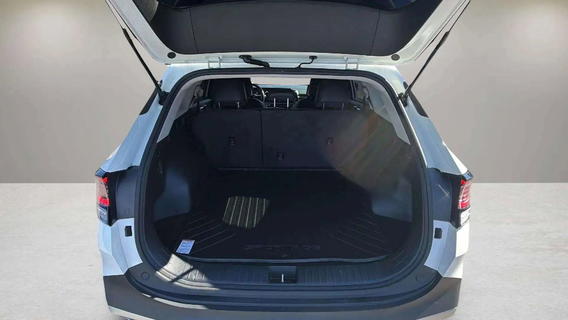 Used 2023 Kia Sportage EX image 17