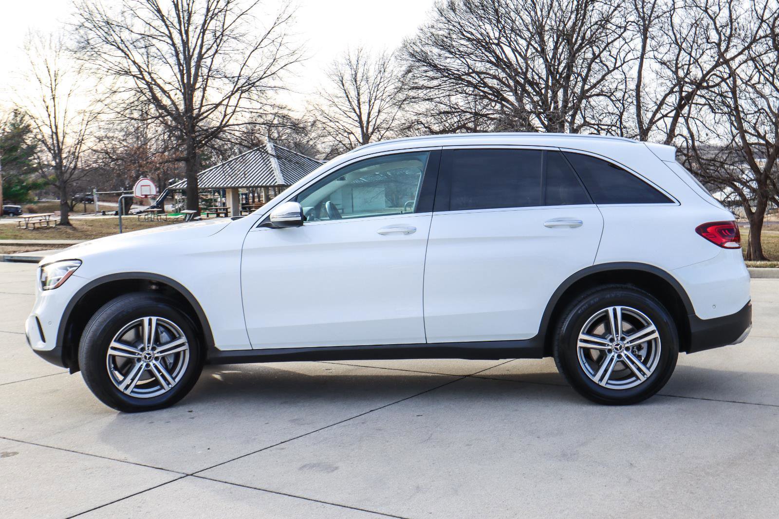 Used 2021 Mercedes-Benz GLC 300 4MATIC image 4