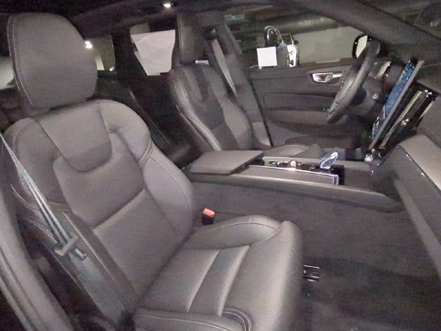 New 2026 Volvo XC60 T8 Ultra w/ Climate Package AWD/4WD image 30