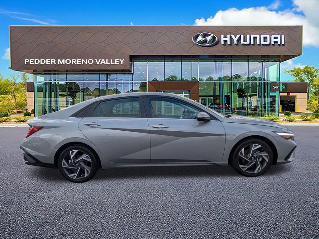 Certified 2025 Hyundai Elantra Limited image 2