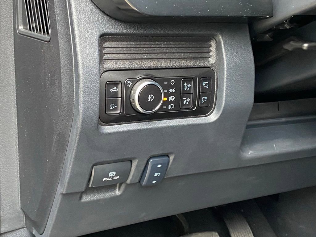 Used 2025 Ford F250 Lariat w/ Chrome Package image 12