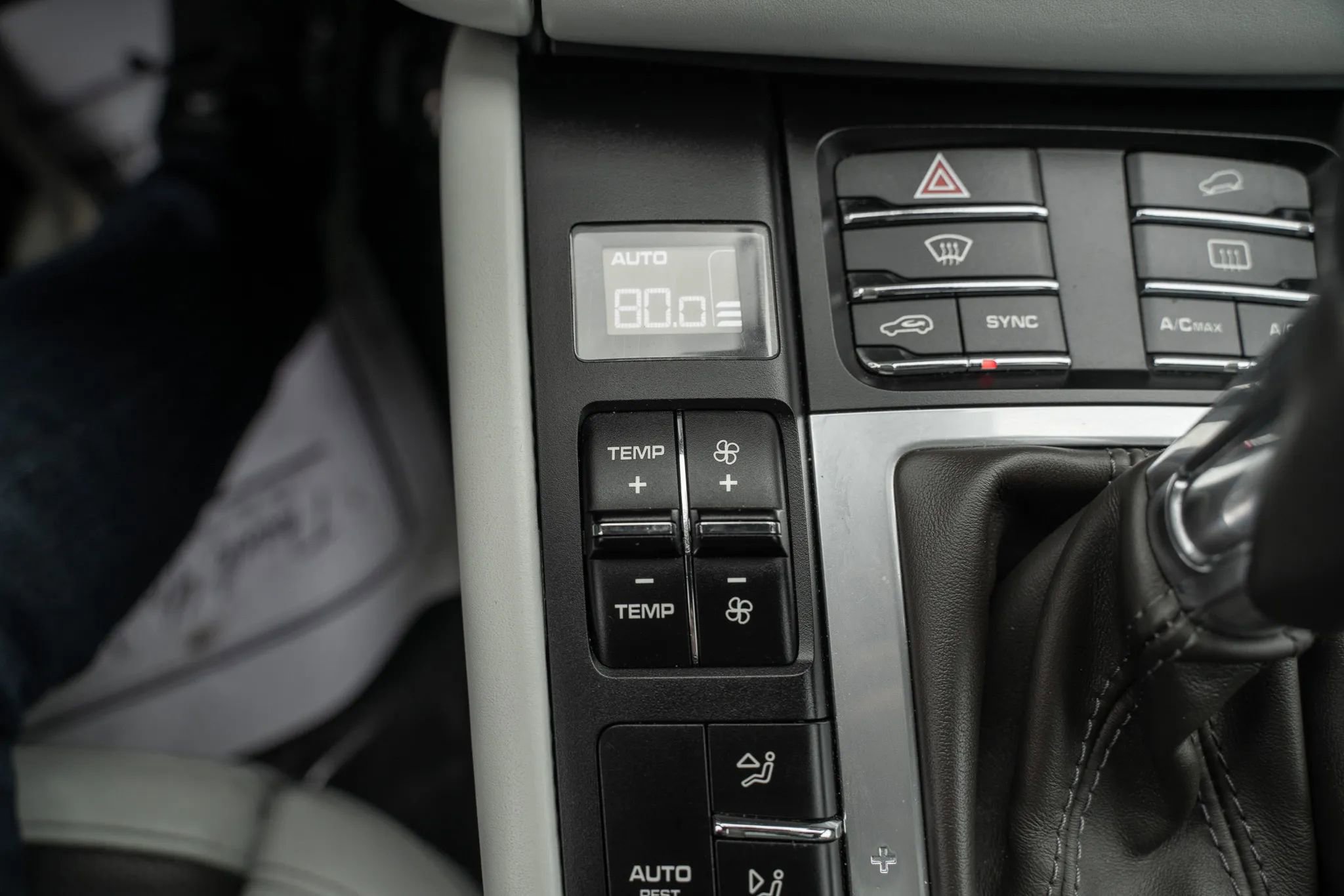 Used 2018 Porsche Macan Turbo image 39