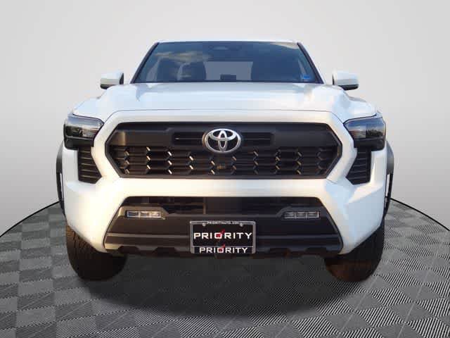 Used 2024 Toyota Tacoma TRD Off-Road AWD/4WD image 5