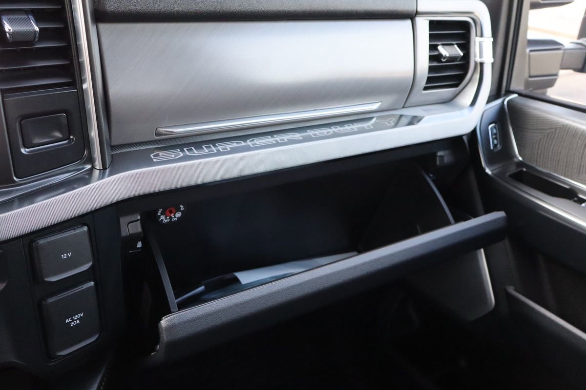Used 2024 Ford F250 Platinum image 37