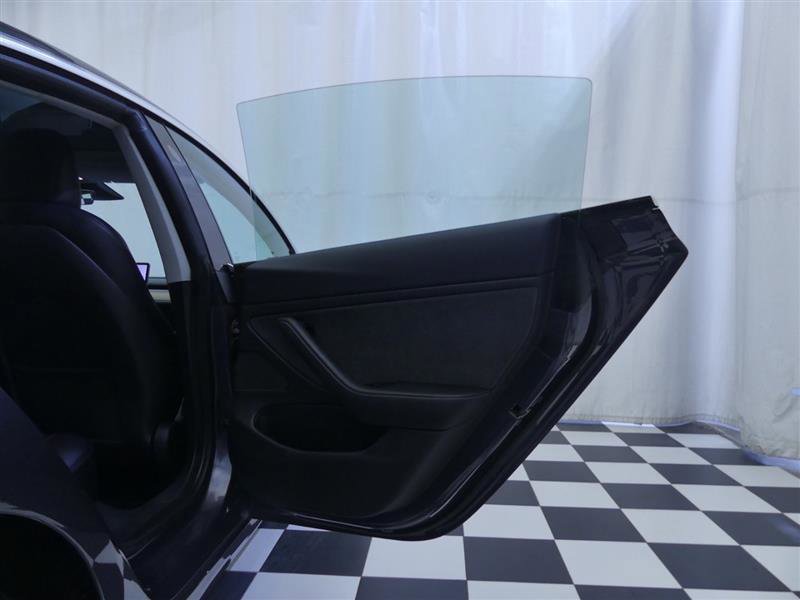 Used 2018 Tesla Model 3 Long Range AWD/4WD image 29