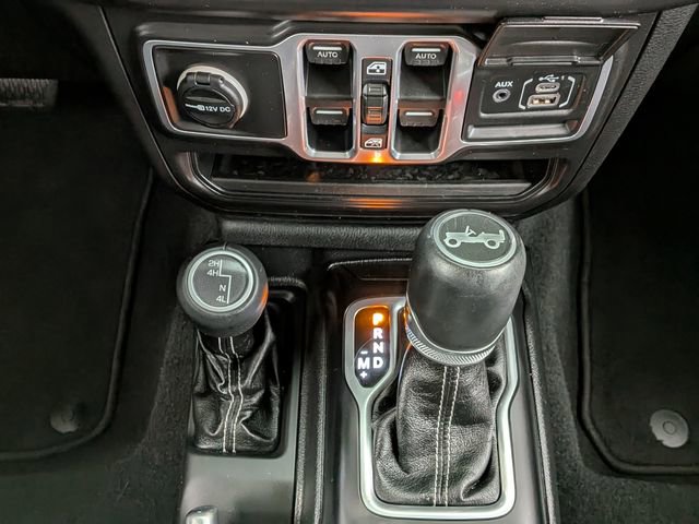 Used 2018 Jeep Wrangler Unlimited Sahara image 30