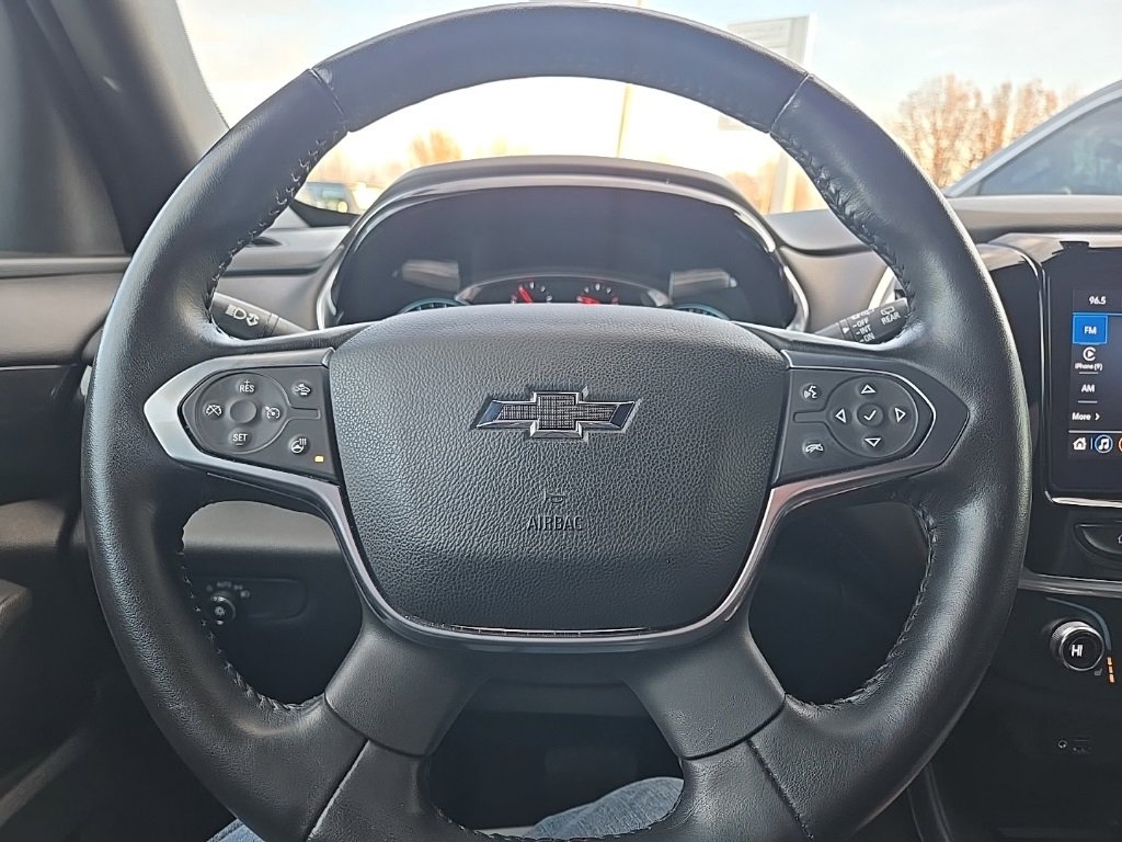 Used 2022 Chevrolet Traverse RS image 40