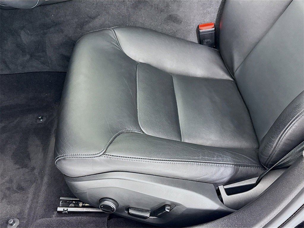 Used 2022 Volvo S60 T8 R-Design Expression w/ Premium Package image 12