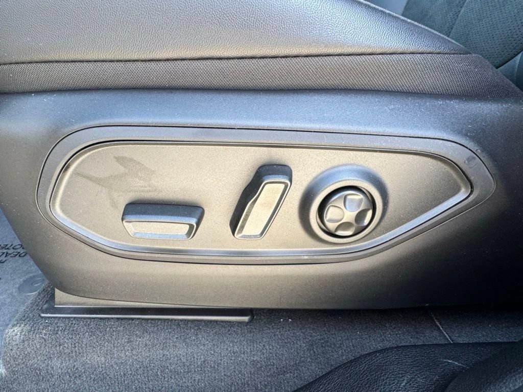 New 2025 Jeep Grand Cherokee Altitude AWD/4WD image 19
