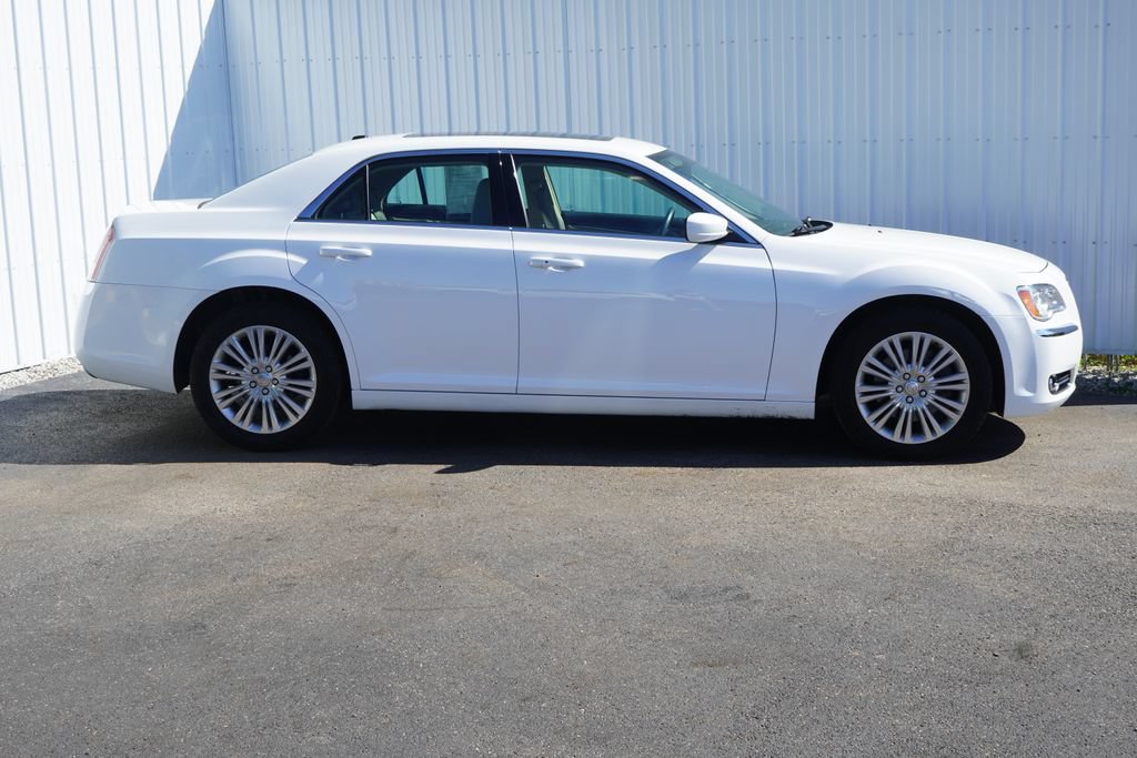 Used 2013 Chrysler 300 AWD w/ Driver Convenience Group image 2