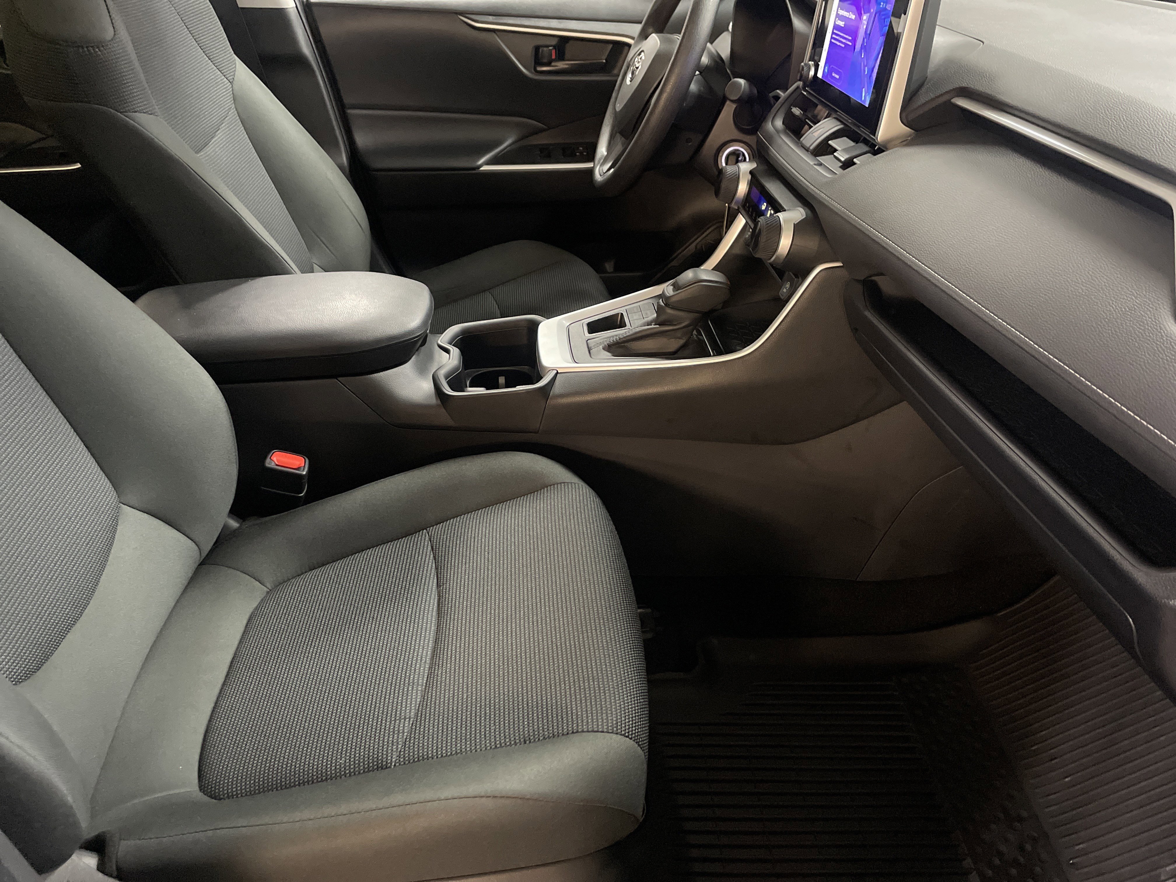 Certified 2025 Toyota RAV4 LE image 35