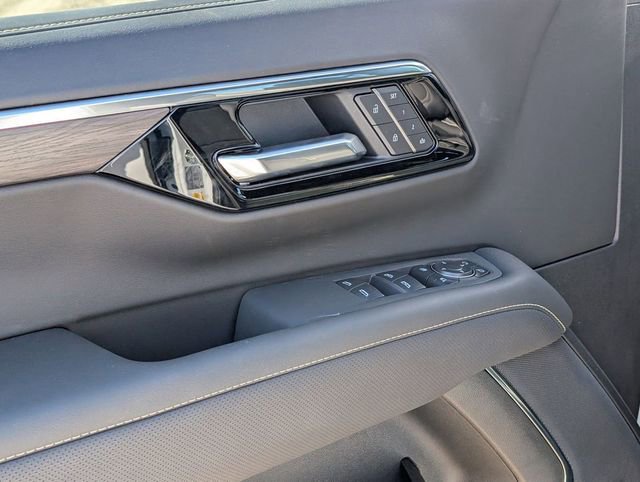 New 2026 Chevrolet Suburban Premier image 19