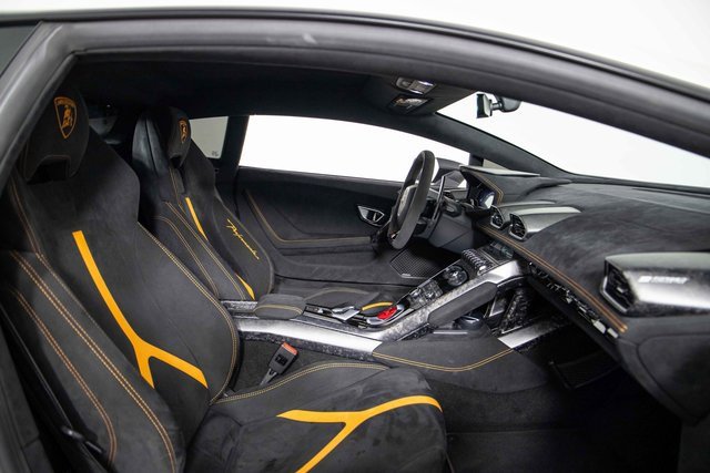 Used 2018 Lamborghini Huracan Performante image 21