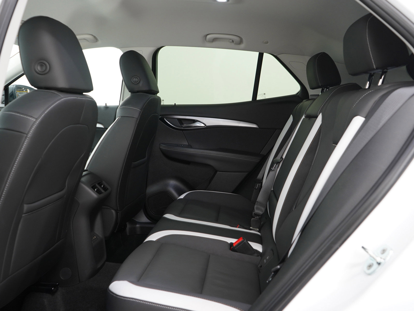 Used 2024 Buick Envision Sport Touring image 17