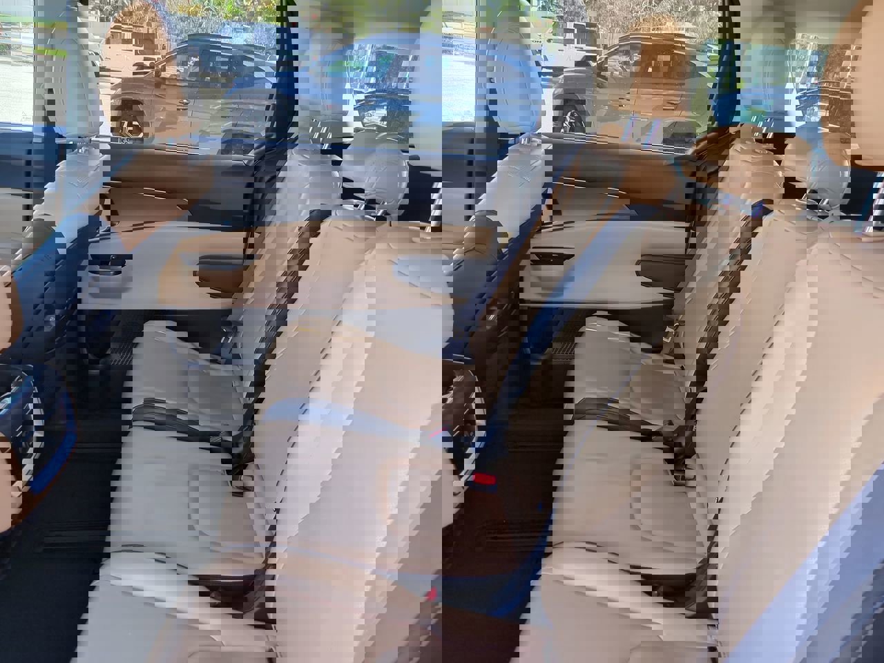 Used 2024 Kia Carnival LX image 14