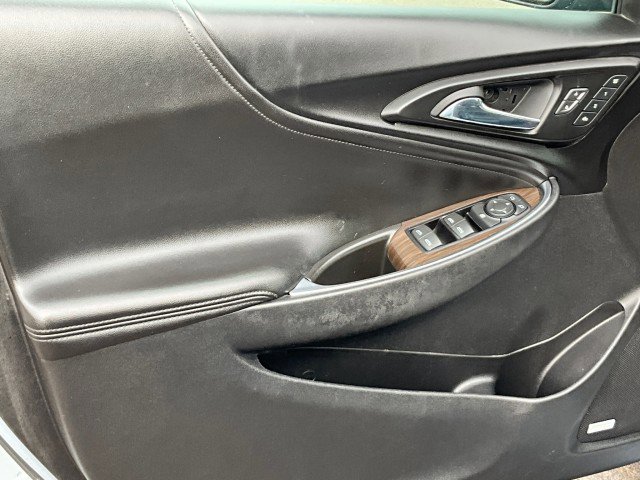 Used 2017 Chevrolet Malibu Premier w/ Premier Sun and Wheel Package image 28