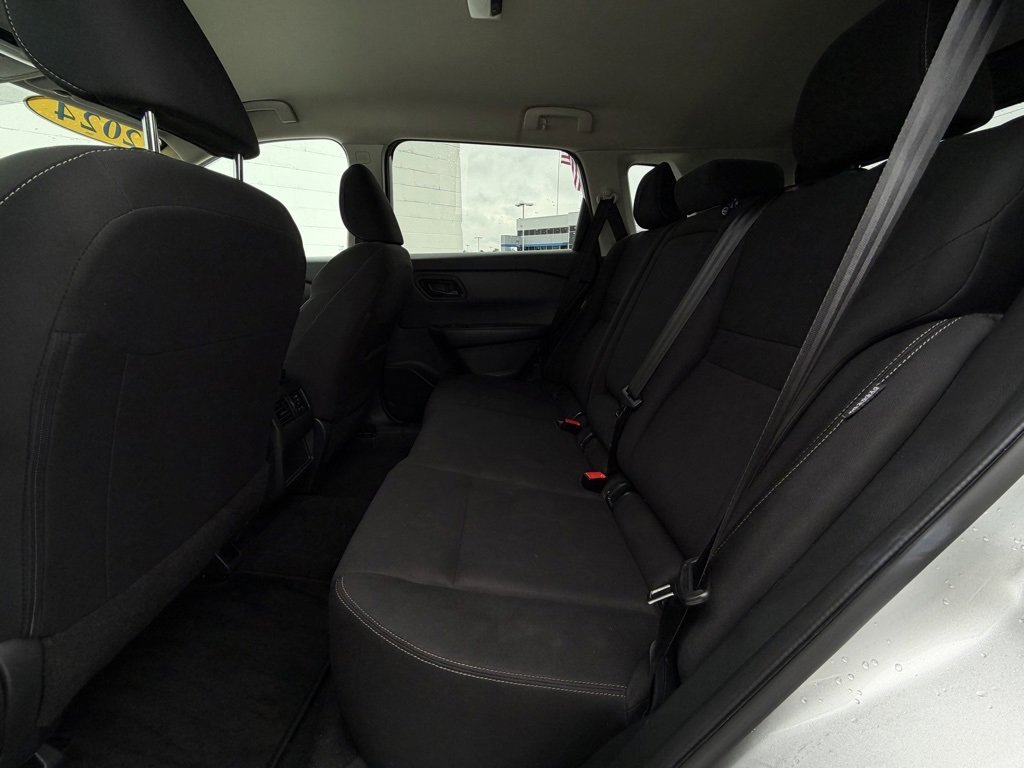 Used 2024 Nissan Rogue S image 22
