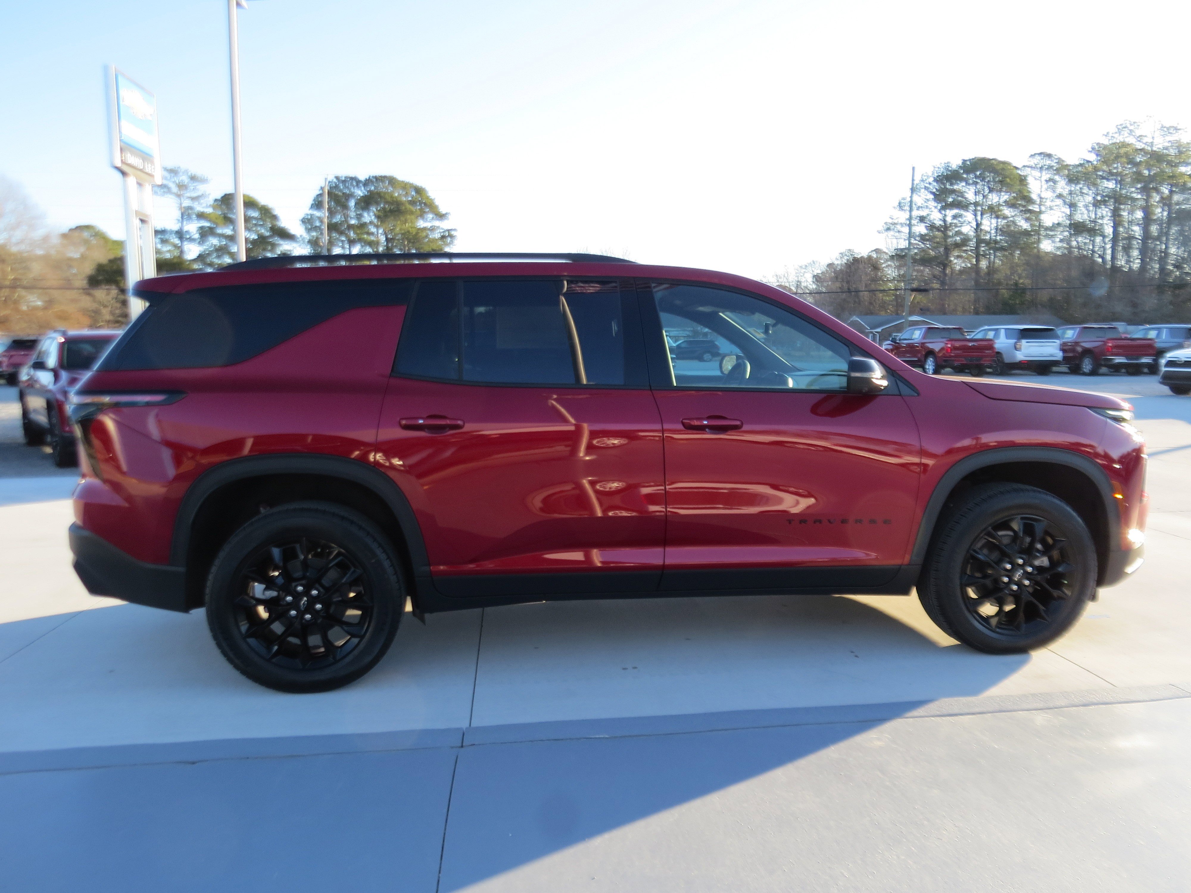 New 2026 Chevrolet Traverse LT w/ Midnight/Sport Edition FWD image 4