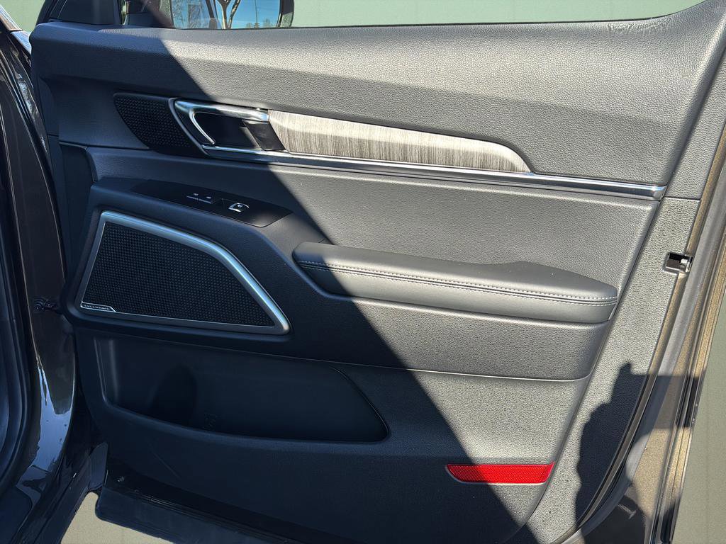 Used 2024 Kia Telluride EX w/ EX Captain's Chair Package image 38