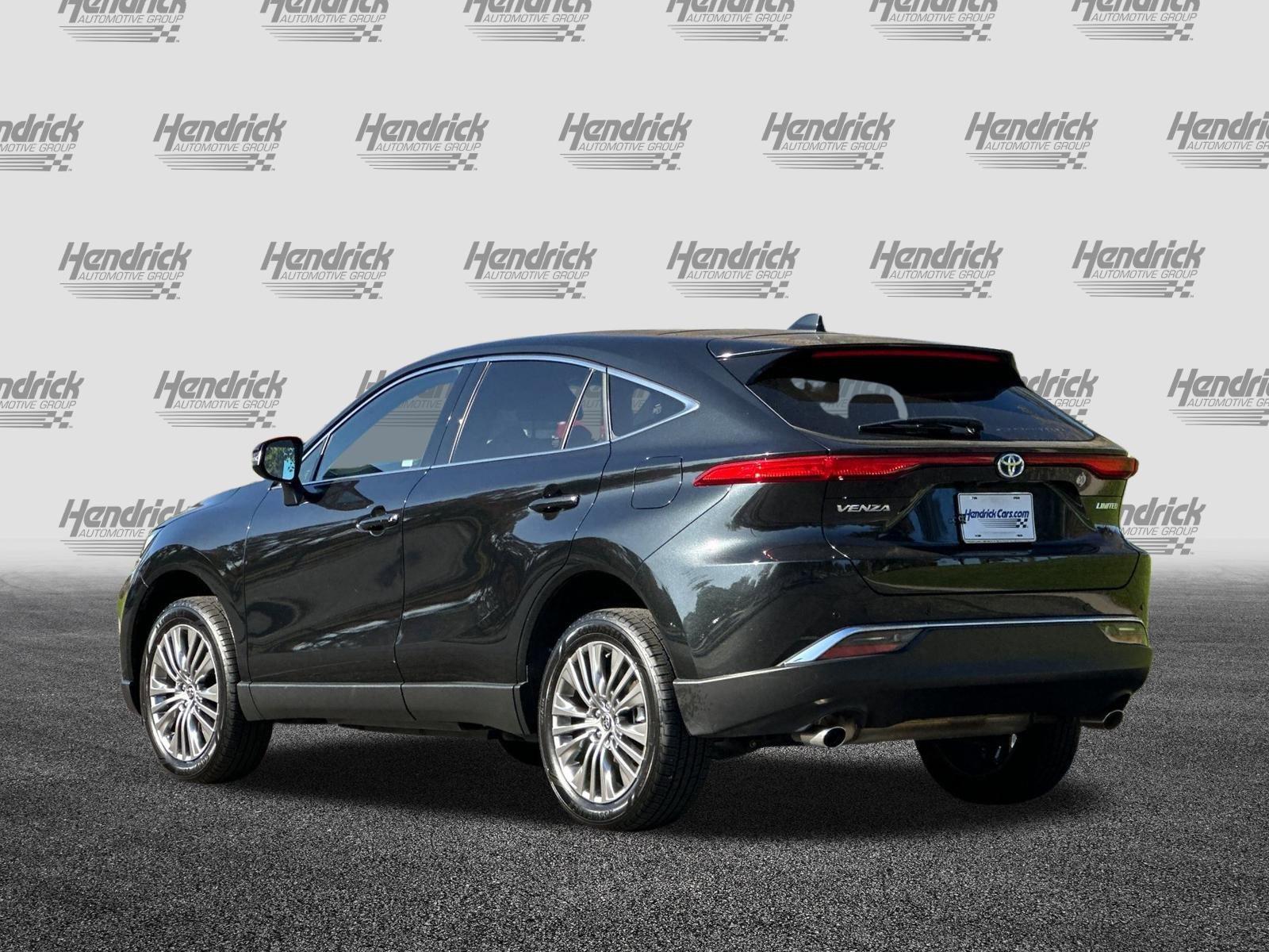 Used 2023 Toyota Venza Limited image 7
