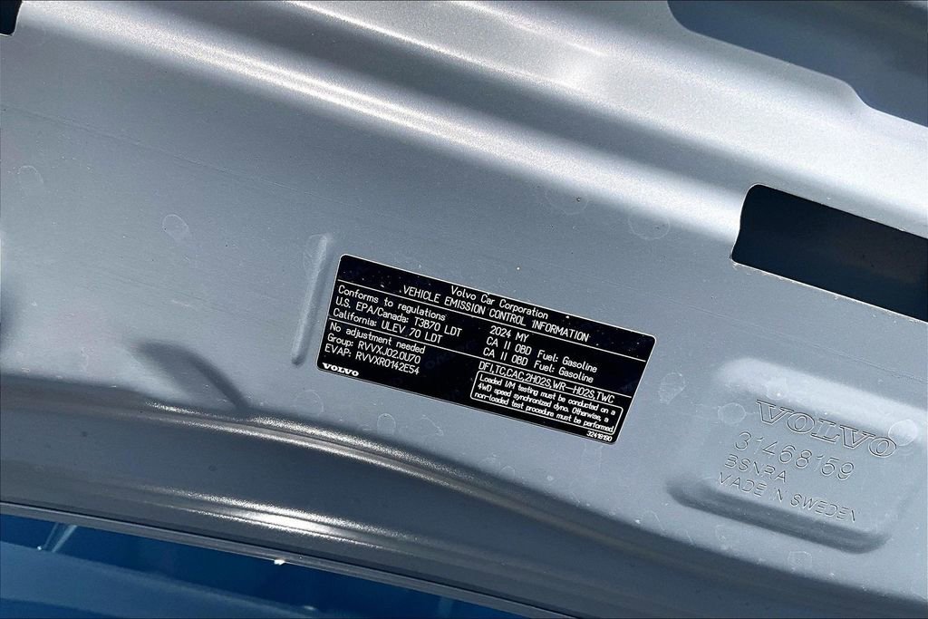 Used 2024 Volvo V60 B5 Cross Country Plus image 34
