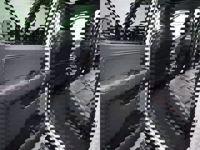 New 2026 Ford F250 Lariat w/ Black Appearance Package image 19