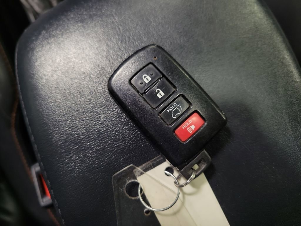 Used 2018 Toyota RAV4 SE w/ Power Extra Value Package image 16