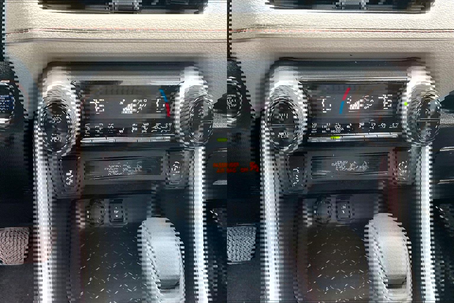 Used 2022 Toyota RAV4 XLE image 37