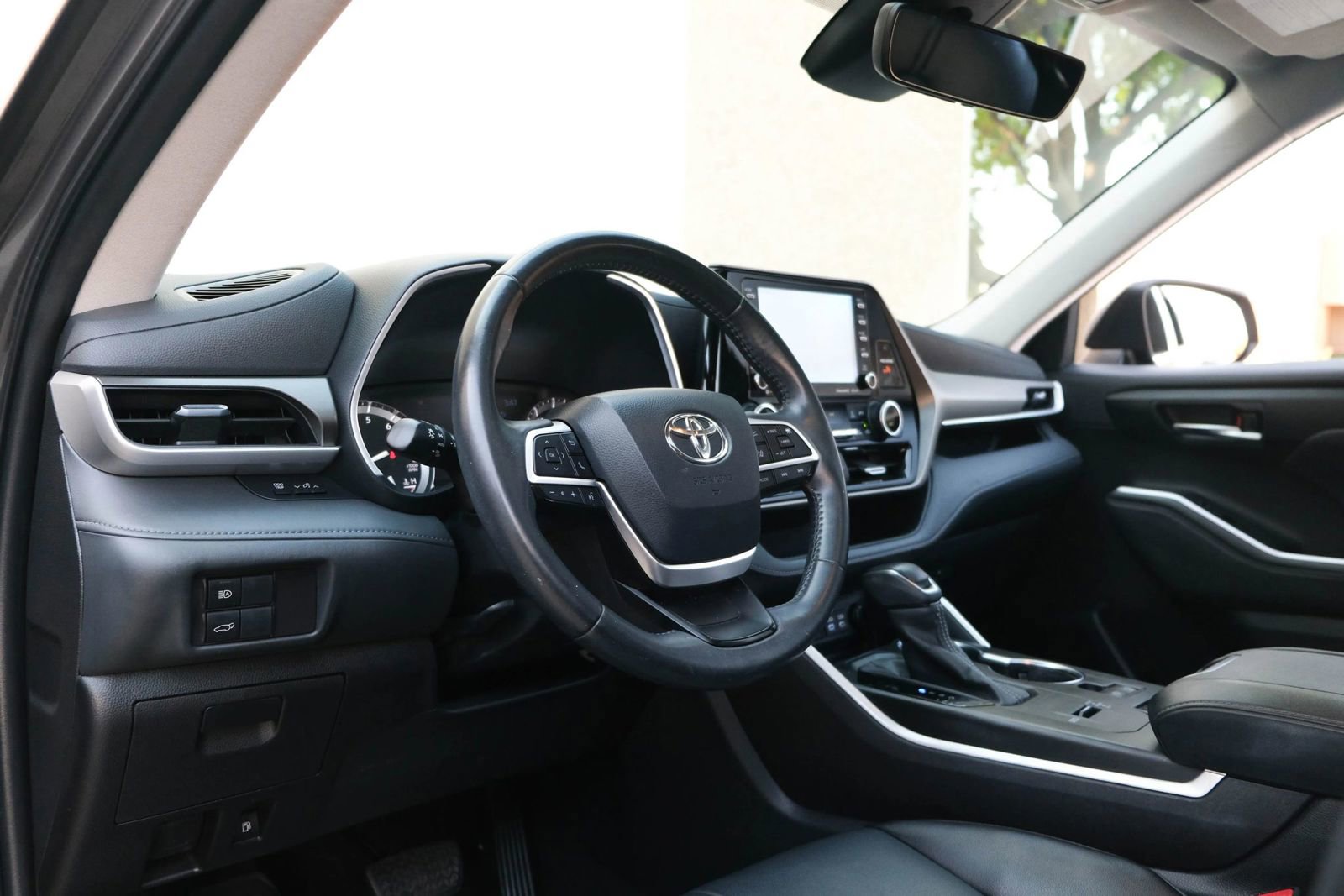 Used 2022 Toyota Highlander XLE image 20