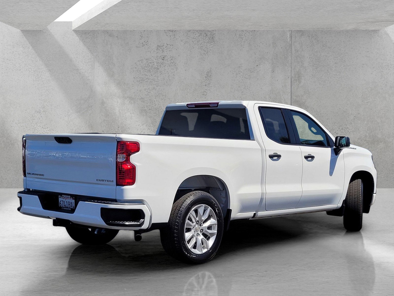 Used 2024 Chevrolet Silverado 1500 Custom RWD image 5