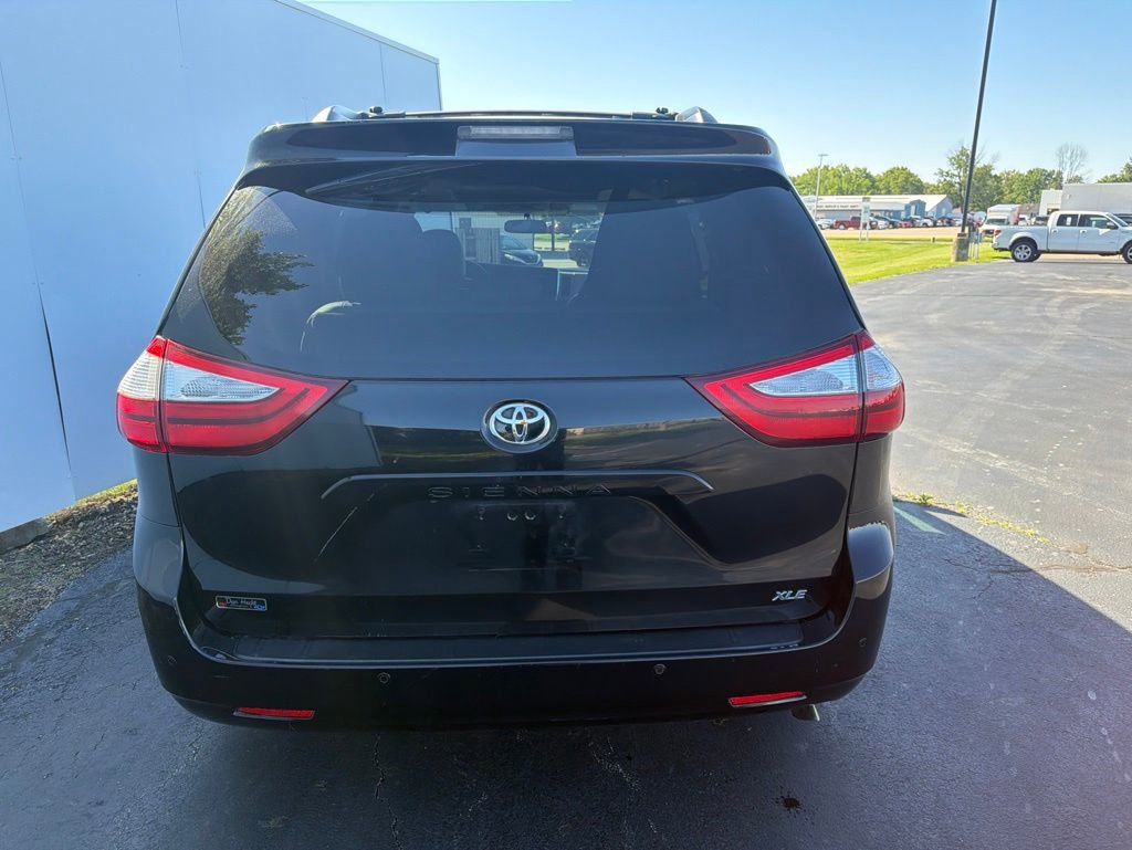 Used 2015 Toyota Sienna XLE Premium FWD image 11
