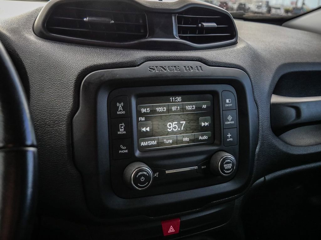 Used 2017 Jeep Renegade Latitude image 27