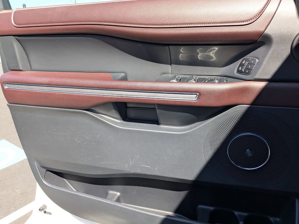Used 2024 Ford Expedition Max Limited image 11