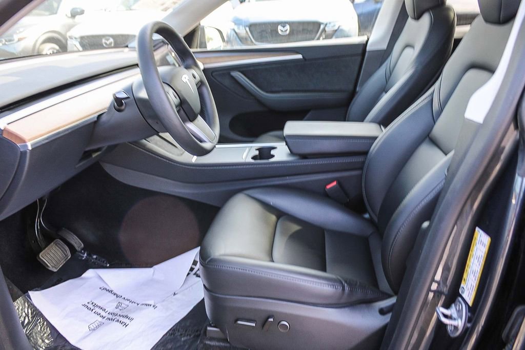 Used 2024 Tesla Model Y Long Range image 17