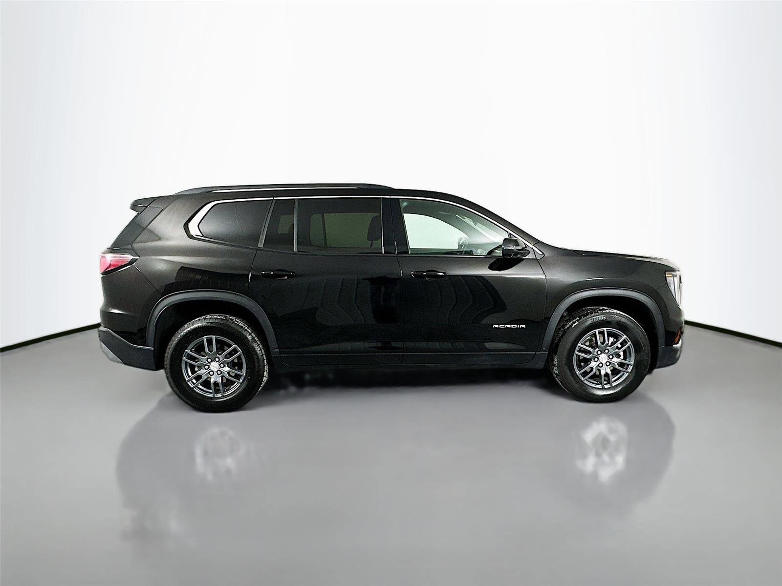Used 2025 GMC Acadia Elevation image 8