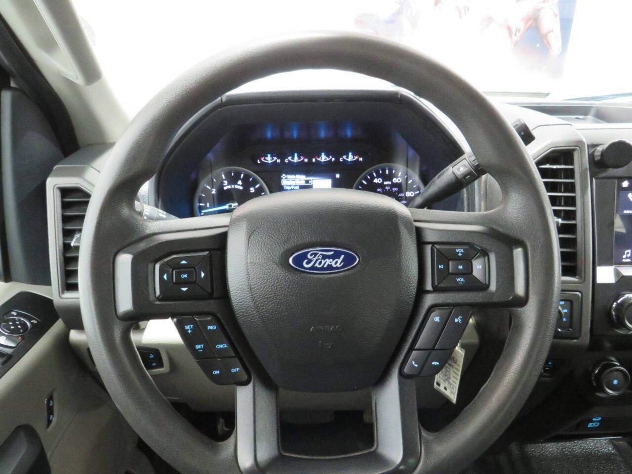 Used 2022 Ford F250 XL w/ Power Equipment Group AWD/4WD image 12