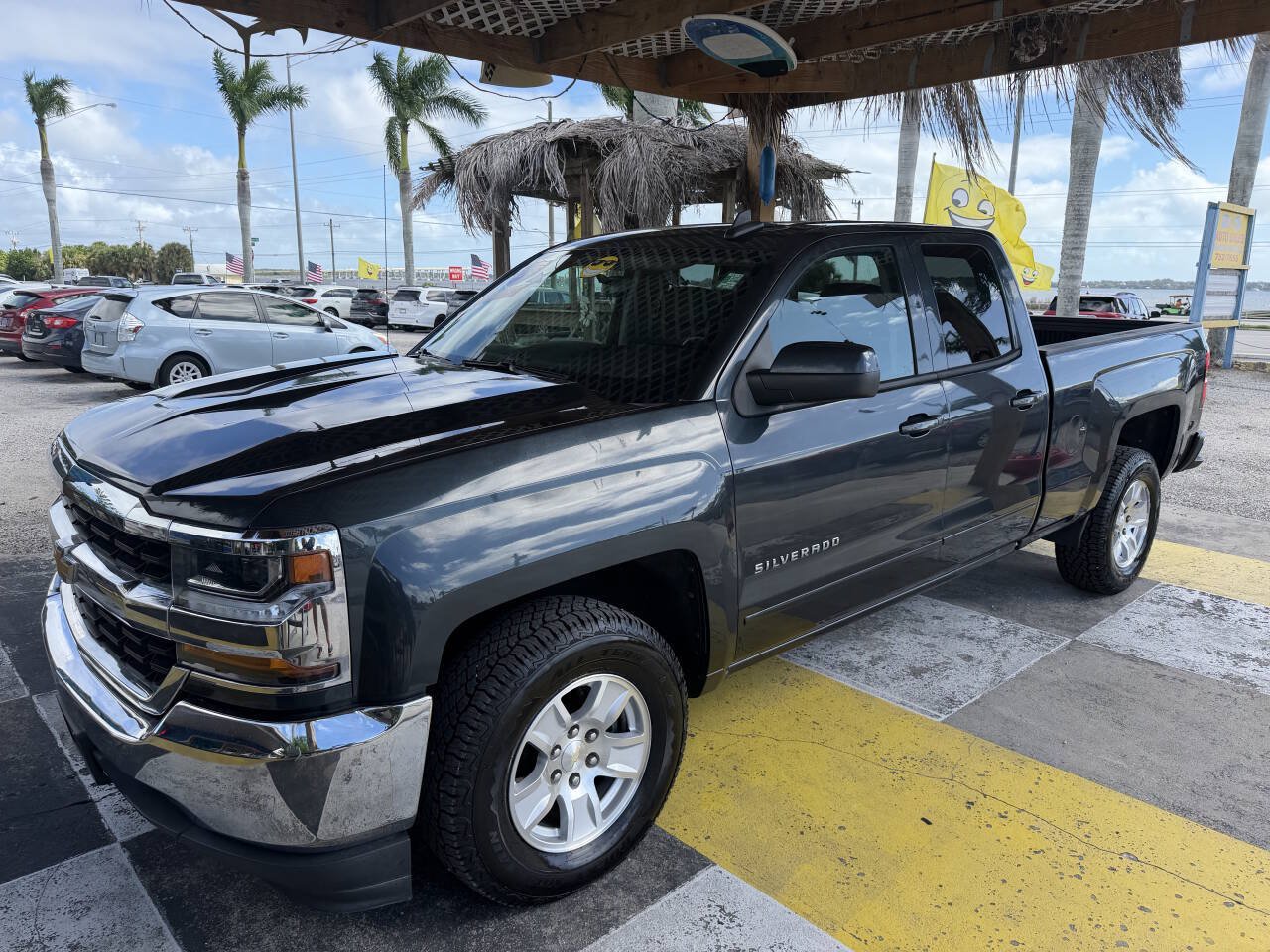 Used 2019 Chevrolet Silverado 1500 LT RWD image 1