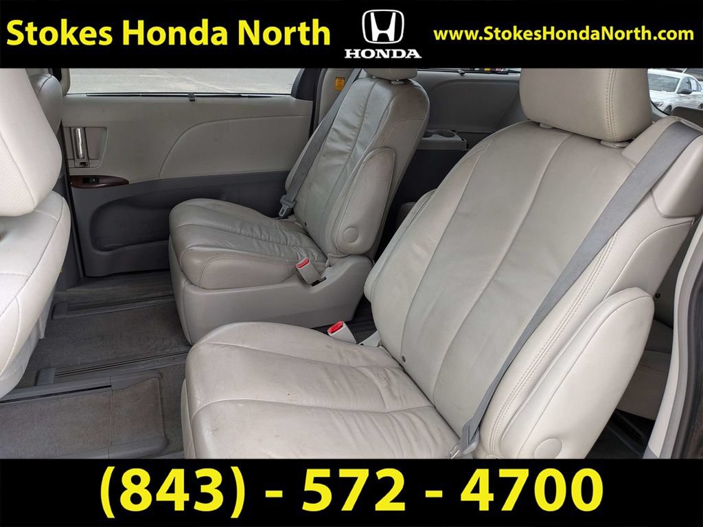 Used 2013 Toyota Sienna XLE w/ Entertainment Pkg AWD/4WD image 22