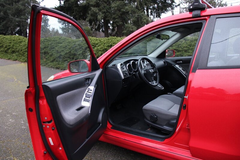 Used 2004 Toyota Matrix XR image 5