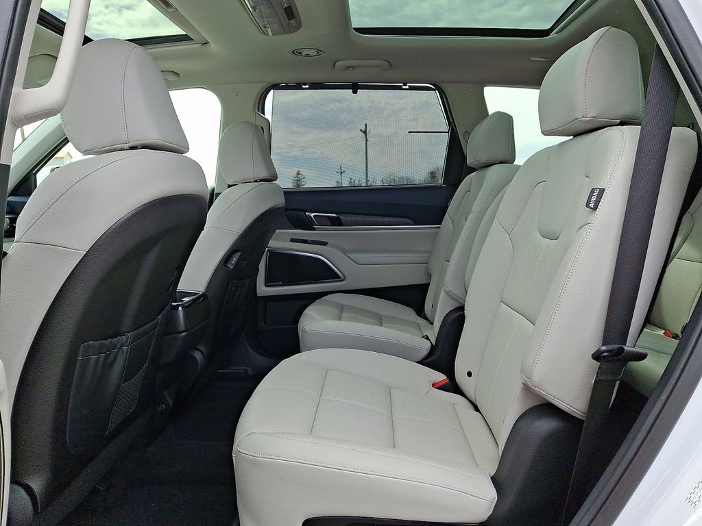 Used 2025 Kia Telluride SX w/ SX Captain's Chair Package image 10