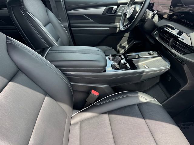 Certified 2025 Buick Enclave Preferred image 8