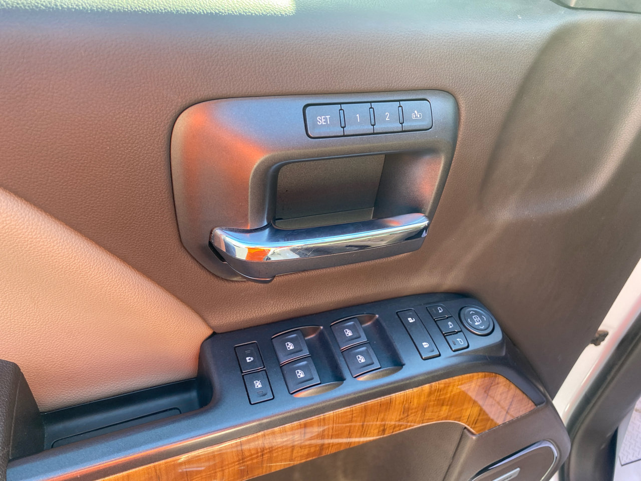 Used 2018 GMC Sierra 1500 SLT image 13