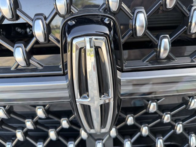 New 2026 Lincoln Navigator L Black Label AWD/4WD image 7