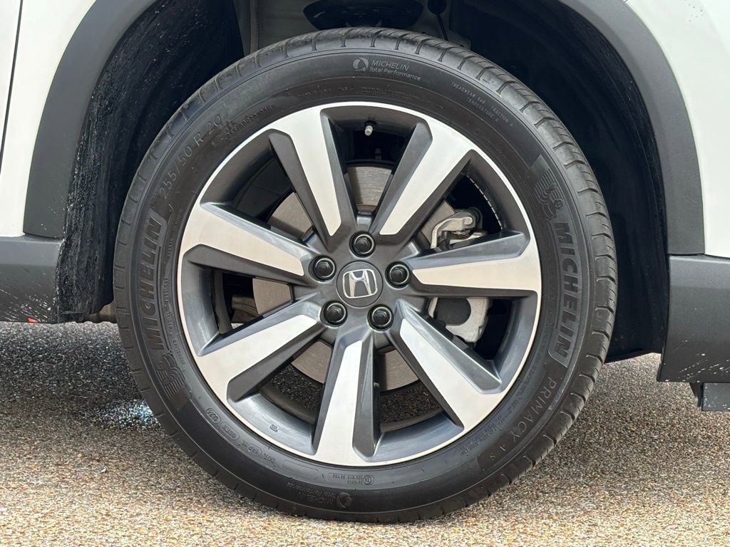 Used 2025 Honda Pilot Touring image 9