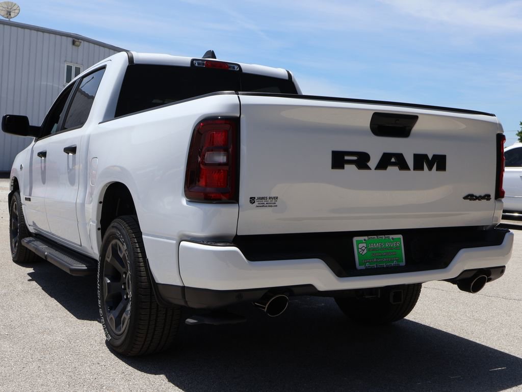 New 2026 RAM 1500 Express AWD/4WD image 3