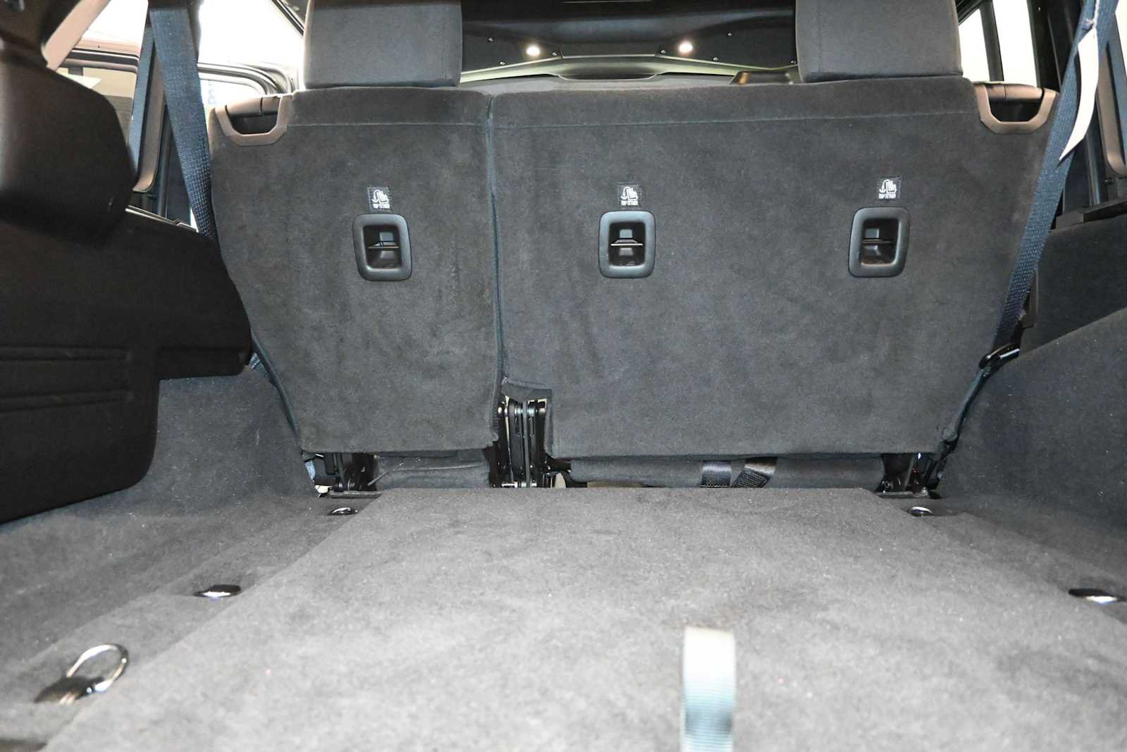 Used 2025 Jeep Wrangler Unlimited Sahara AWD/4WD image 21
