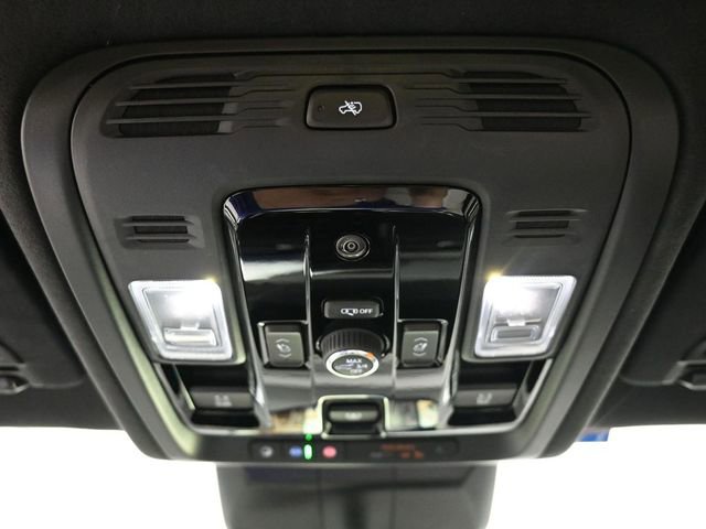 Used 2025 Cadillac Escalade V image 31