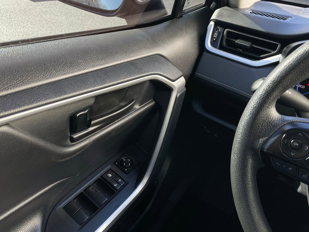 Used 2024 Toyota RAV4 LE image 23